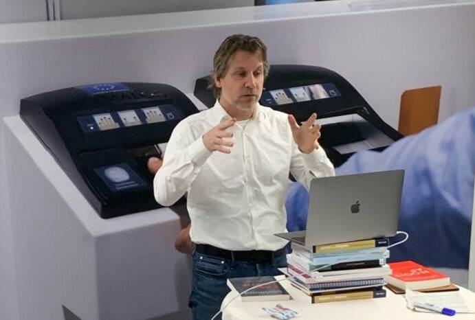 Martijn Aslander tijdens de presentatie